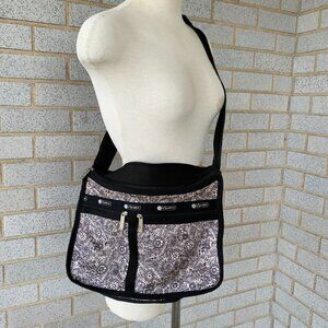 LeSportsac Deluxe Everyday Bag Expandable Crossbody Shoulder Purse
